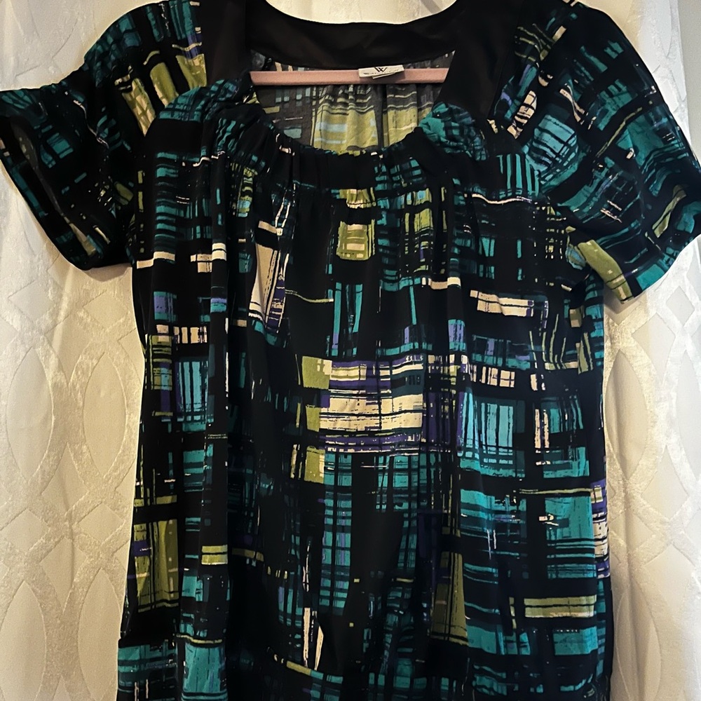 Worthington Stretch size M Short Sleeve Scoop Neck